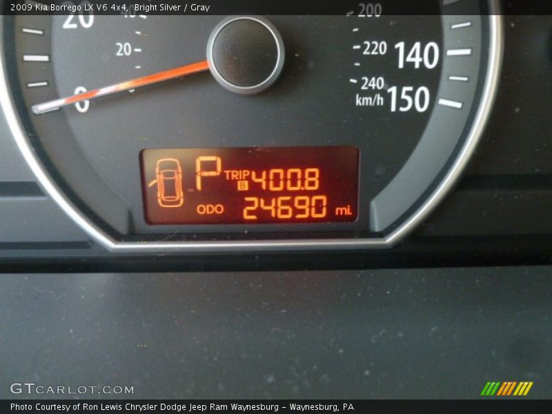 Bright Silver / Gray 2009 Kia Borrego LX V6 4x4