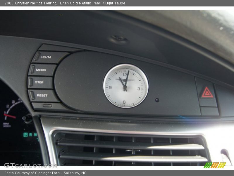Linen Gold Metallic Pearl / Light Taupe 2005 Chrysler Pacifica Touring