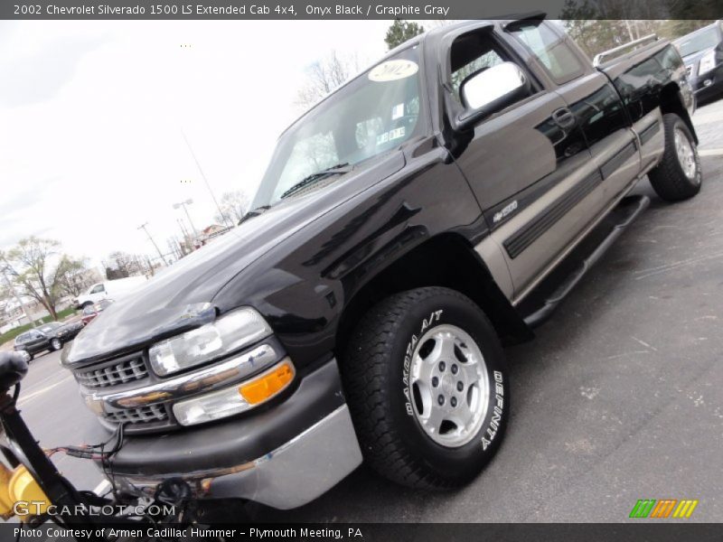 Onyx Black / Graphite Gray 2002 Chevrolet Silverado 1500 LS Extended Cab 4x4