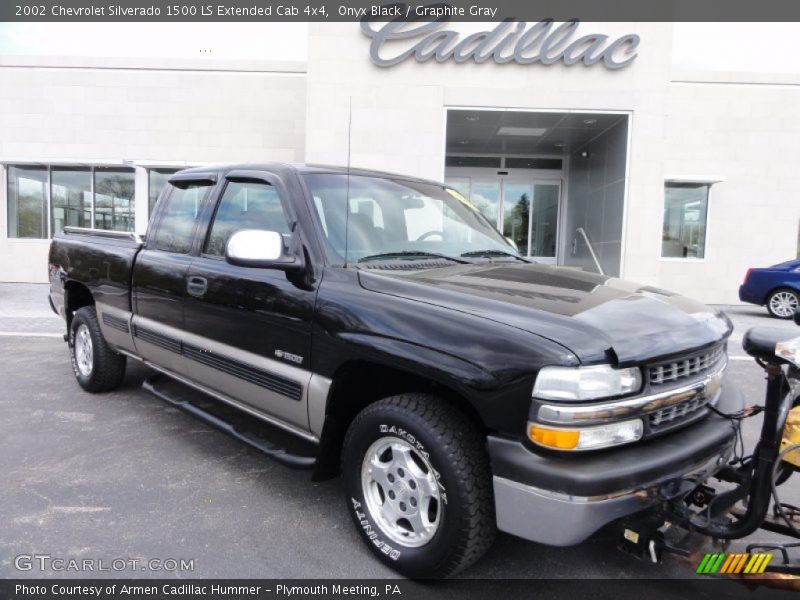 Onyx Black / Graphite Gray 2002 Chevrolet Silverado 1500 LS Extended Cab 4x4