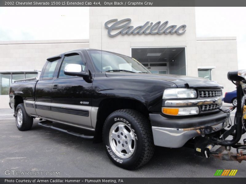 Onyx Black / Graphite Gray 2002 Chevrolet Silverado 1500 LS Extended Cab 4x4