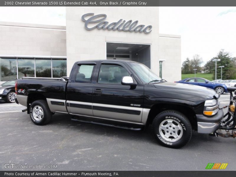 Onyx Black / Graphite Gray 2002 Chevrolet Silverado 1500 LS Extended Cab 4x4