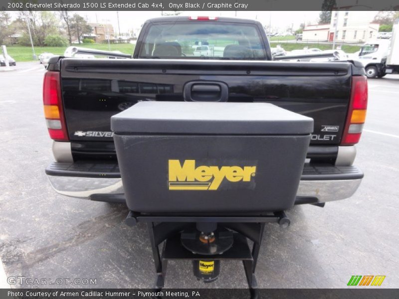 Onyx Black / Graphite Gray 2002 Chevrolet Silverado 1500 LS Extended Cab 4x4