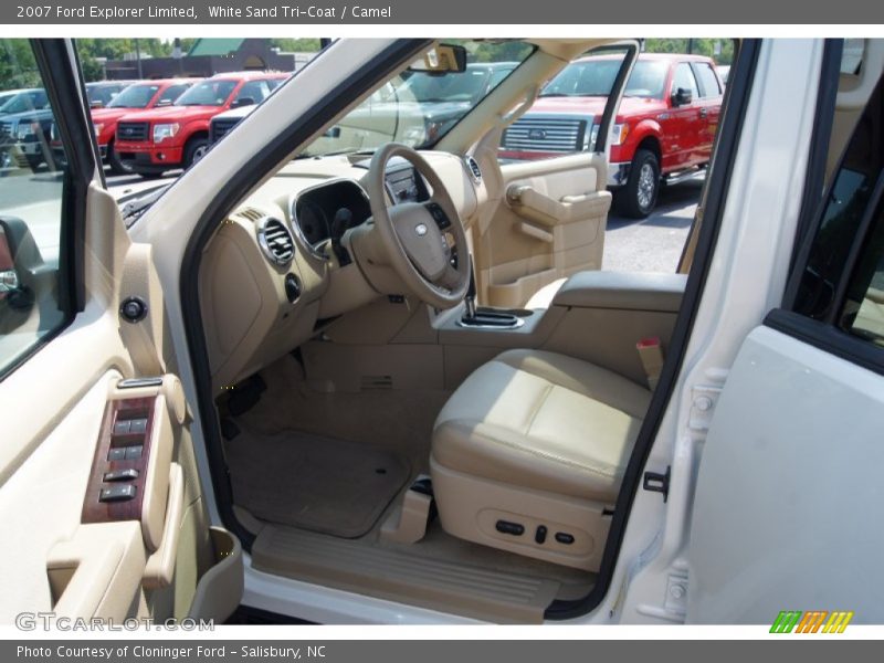 White Sand Tri-Coat / Camel 2007 Ford Explorer Limited