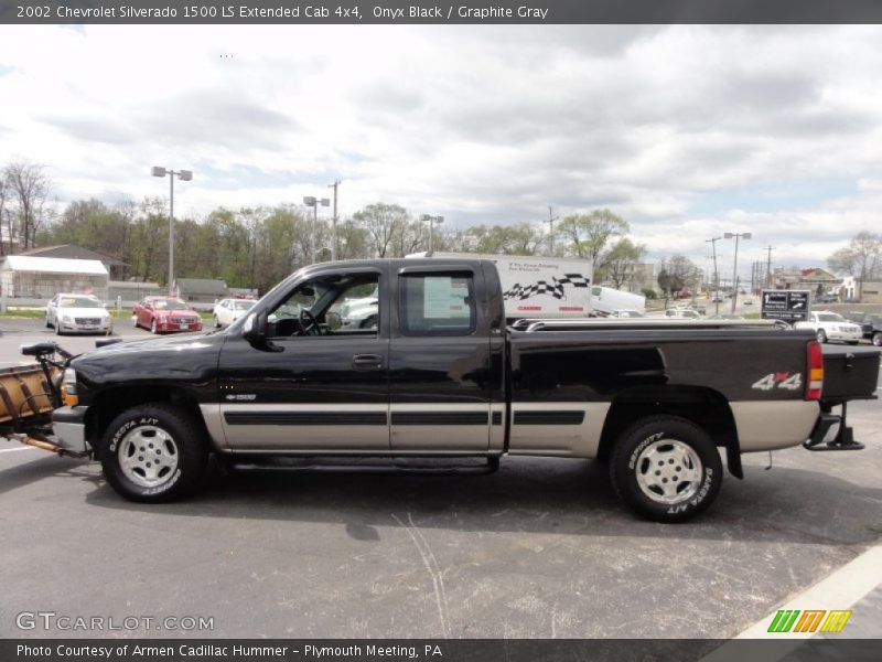 Onyx Black / Graphite Gray 2002 Chevrolet Silverado 1500 LS Extended Cab 4x4