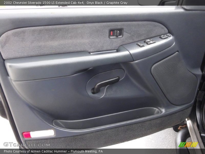 Onyx Black / Graphite Gray 2002 Chevrolet Silverado 1500 LS Extended Cab 4x4