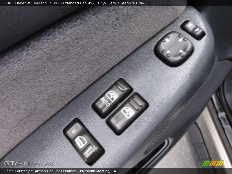 Onyx Black / Graphite Gray 2002 Chevrolet Silverado 1500 LS Extended Cab 4x4