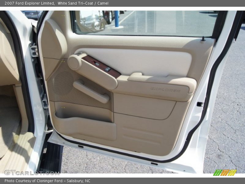 White Sand Tri-Coat / Camel 2007 Ford Explorer Limited