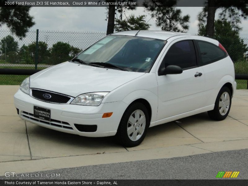Cloud 9 White / Charcoal/Light Flint 2006 Ford Focus ZX3 SE Hatchback