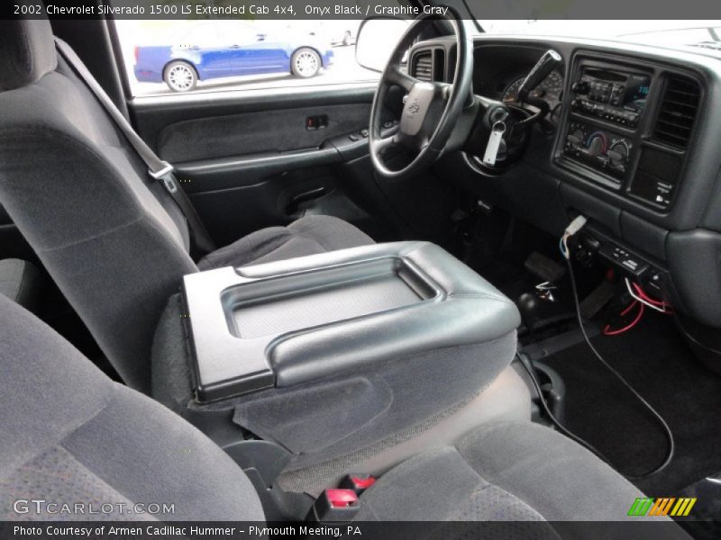 Onyx Black / Graphite Gray 2002 Chevrolet Silverado 1500 LS Extended Cab 4x4