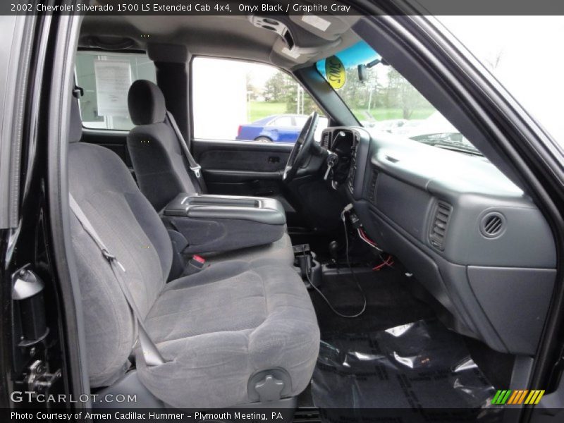 Onyx Black / Graphite Gray 2002 Chevrolet Silverado 1500 LS Extended Cab 4x4