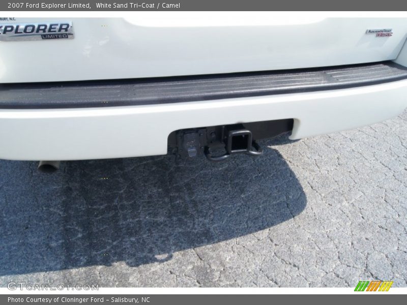 White Sand Tri-Coat / Camel 2007 Ford Explorer Limited