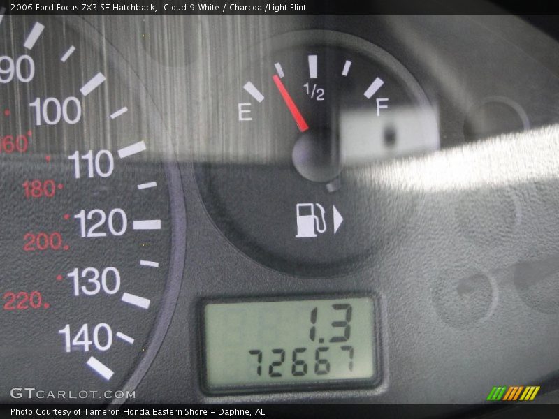 Cloud 9 White / Charcoal/Light Flint 2006 Ford Focus ZX3 SE Hatchback