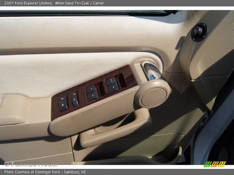 White Sand Tri-Coat / Camel 2007 Ford Explorer Limited