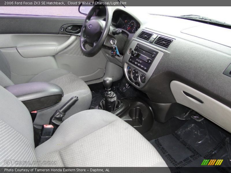 Cloud 9 White / Charcoal/Light Flint 2006 Ford Focus ZX3 SE Hatchback