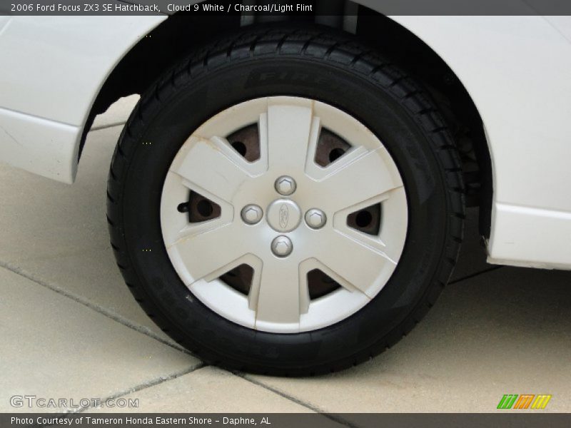 Cloud 9 White / Charcoal/Light Flint 2006 Ford Focus ZX3 SE Hatchback