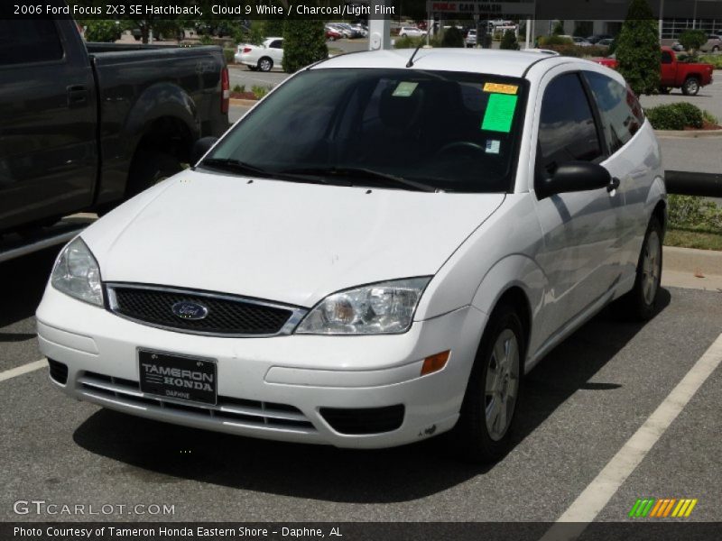Cloud 9 White / Charcoal/Light Flint 2006 Ford Focus ZX3 SE Hatchback