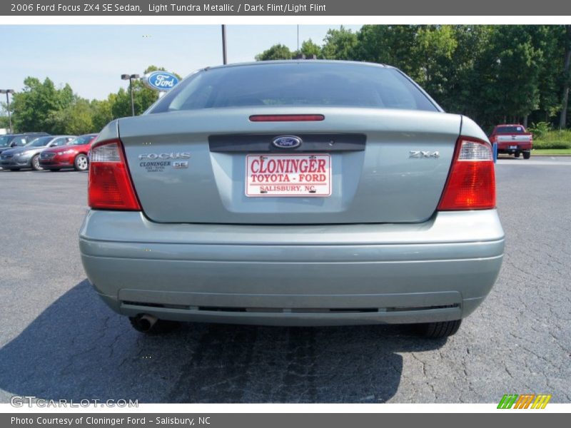 Light Tundra Metallic / Dark Flint/Light Flint 2006 Ford Focus ZX4 SE Sedan