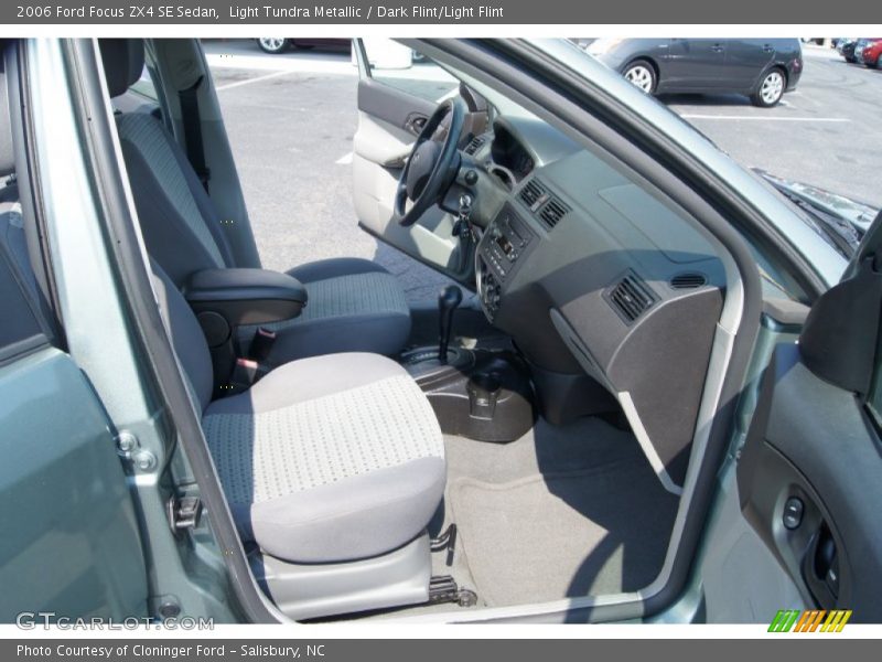 Light Tundra Metallic / Dark Flint/Light Flint 2006 Ford Focus ZX4 SE Sedan