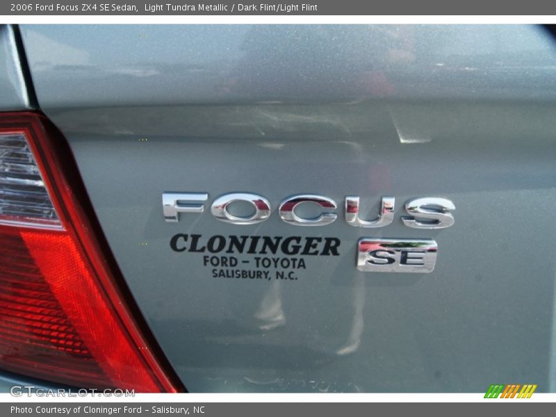 Light Tundra Metallic / Dark Flint/Light Flint 2006 Ford Focus ZX4 SE Sedan