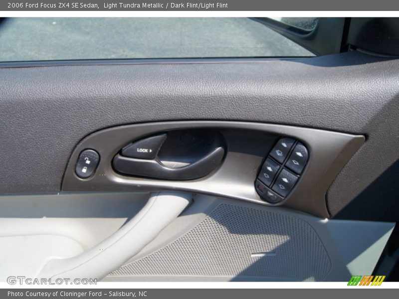 Light Tundra Metallic / Dark Flint/Light Flint 2006 Ford Focus ZX4 SE Sedan