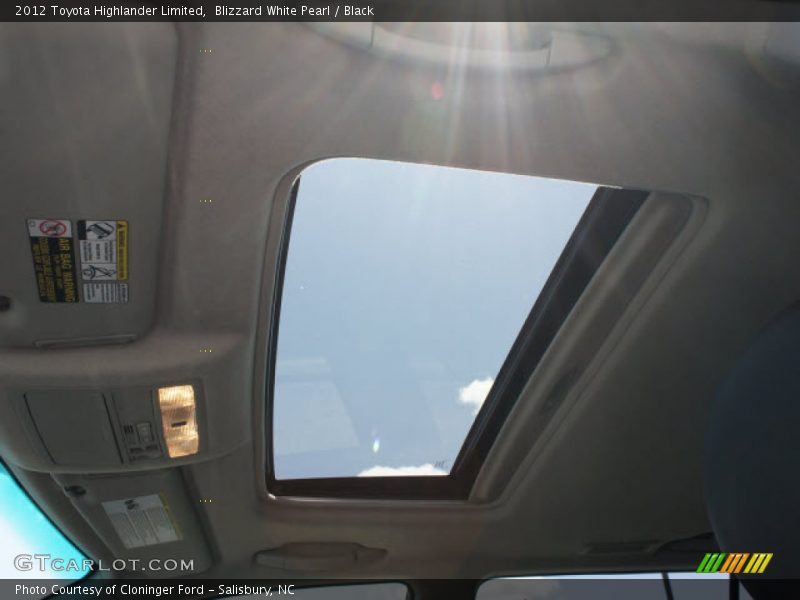 Blizzard White Pearl / Black 2012 Toyota Highlander Limited