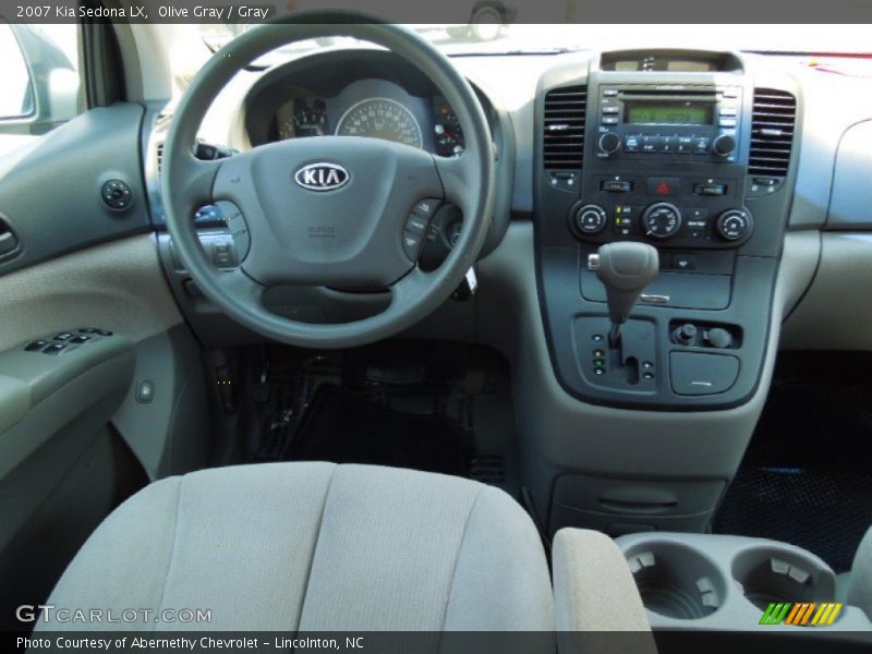 Dashboard of 2007 Sedona LX