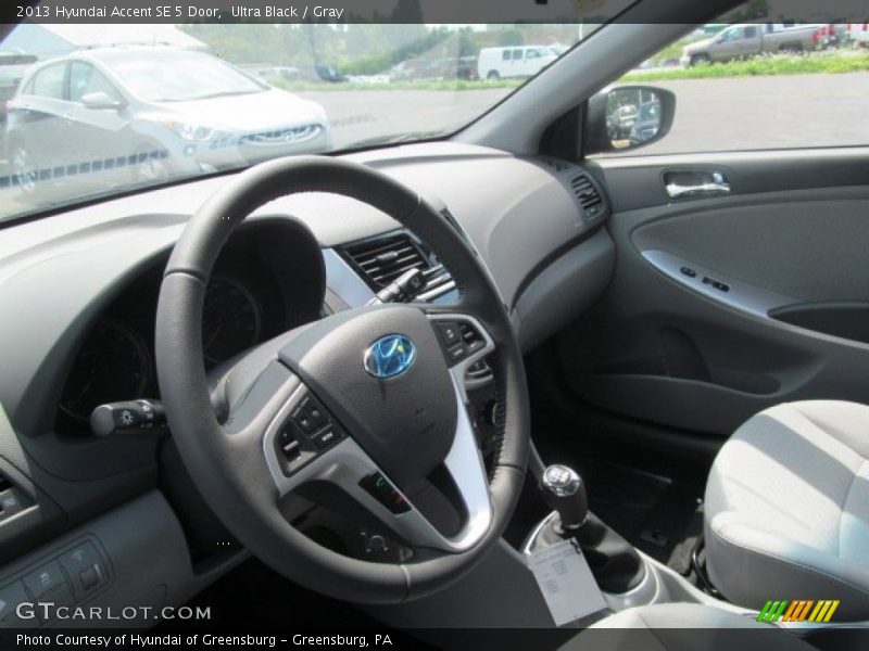 Ultra Black / Gray 2013 Hyundai Accent SE 5 Door