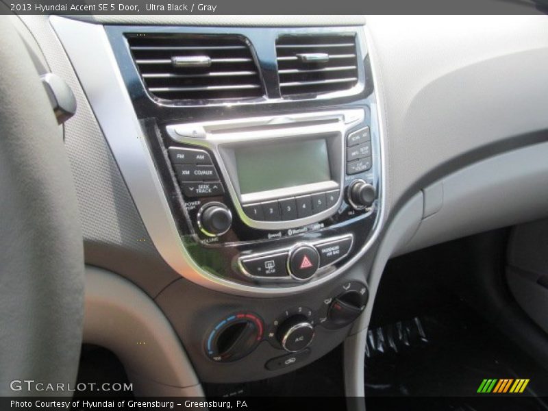 Controls of 2013 Accent SE 5 Door