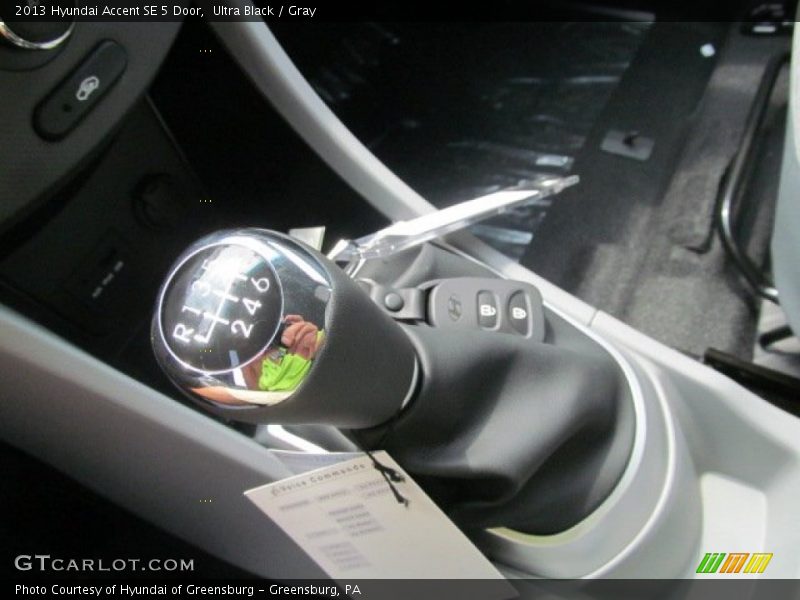  2013 Accent SE 5 Door 6 Speed Manual Shifter