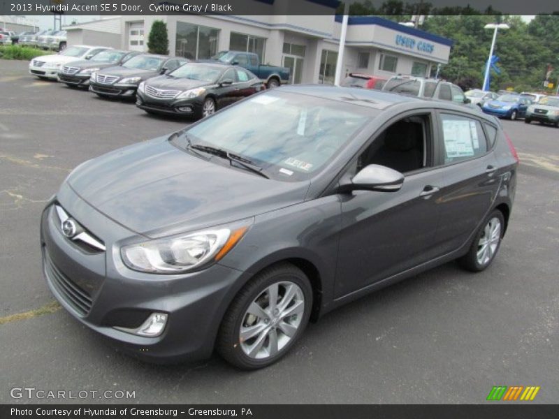 Cyclone Gray / Black 2013 Hyundai Accent SE 5 Door