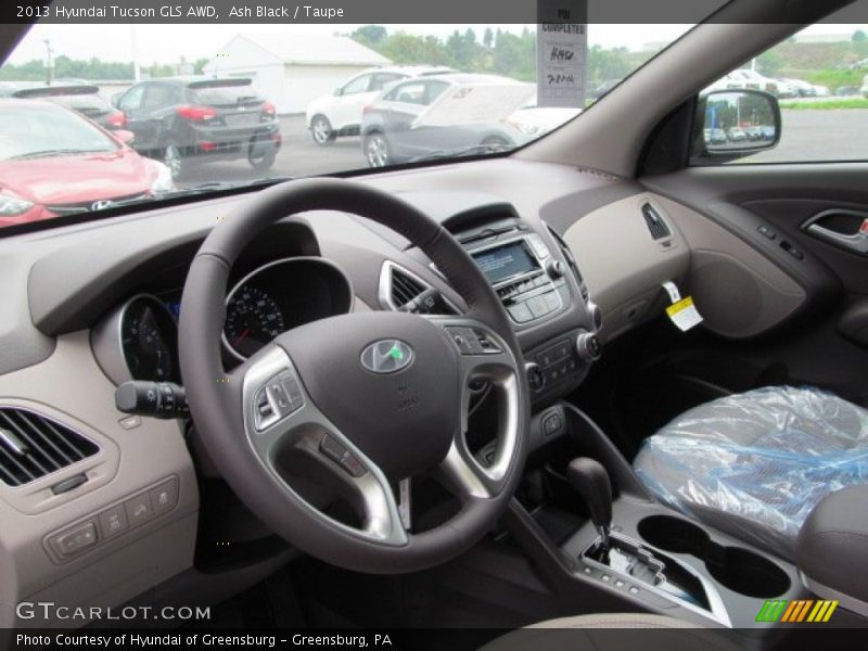 Dashboard of 2013 Tucson GLS AWD