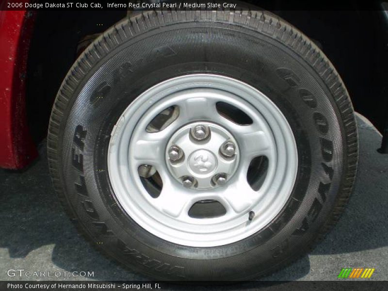 Inferno Red Crystal Pearl / Medium Slate Gray 2006 Dodge Dakota ST Club Cab