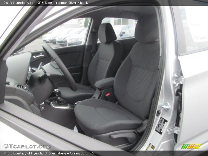 Front Seat of 2013 Accent SE 5 Door