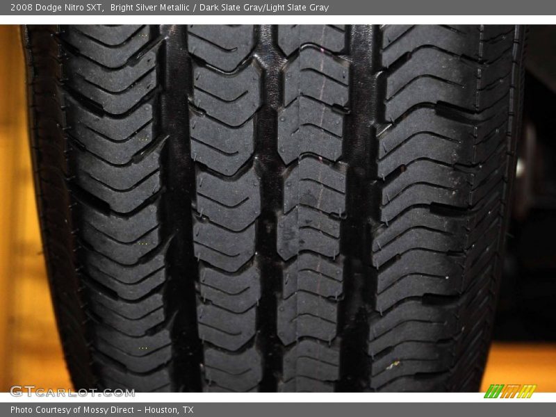 Bright Silver Metallic / Dark Slate Gray/Light Slate Gray 2008 Dodge Nitro SXT
