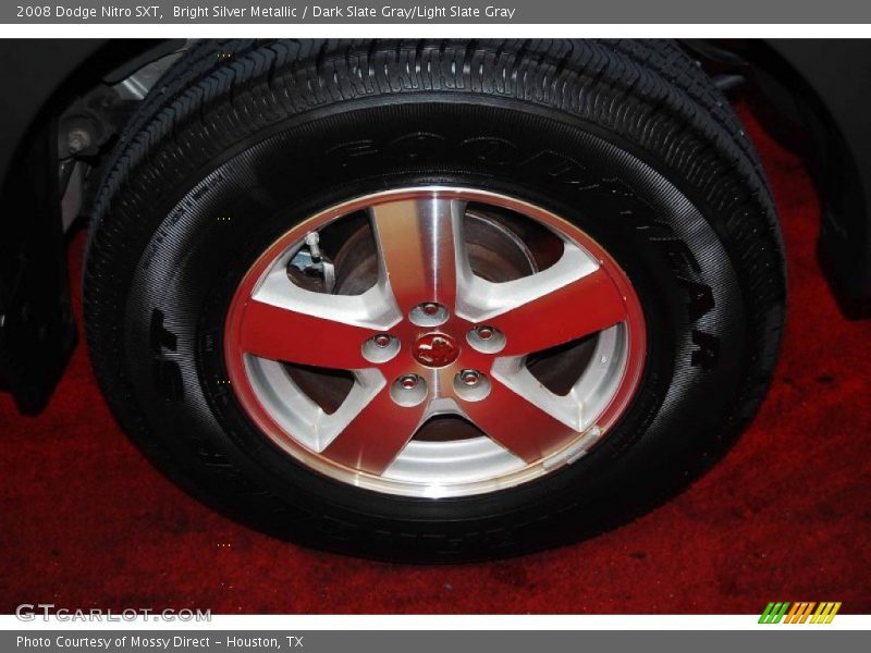 Bright Silver Metallic / Dark Slate Gray/Light Slate Gray 2008 Dodge Nitro SXT