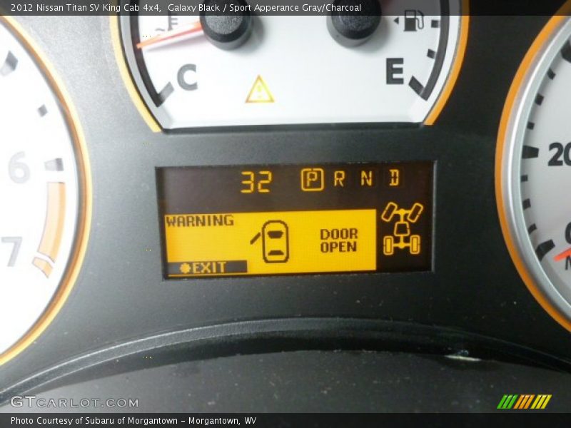 Galaxy Black / Sport Apperance Gray/Charcoal 2012 Nissan Titan SV King Cab 4x4