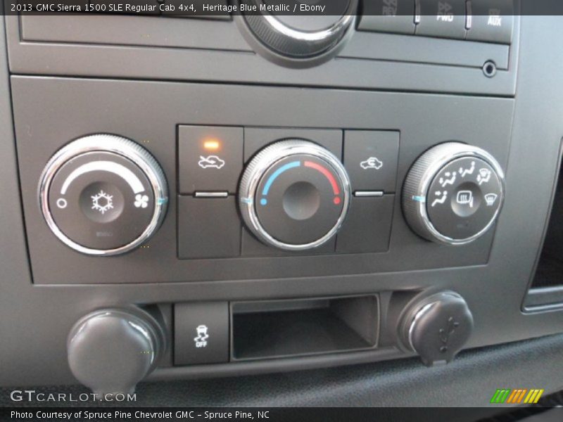 Controls of 2013 Sierra 1500 SLE Regular Cab 4x4