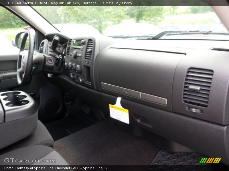Dashboard of 2013 Sierra 1500 SLE Regular Cab 4x4
