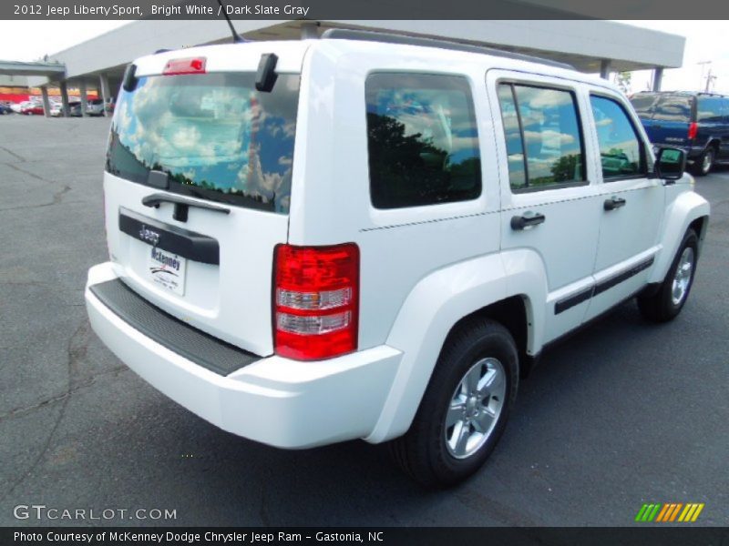 Bright White / Dark Slate Gray 2012 Jeep Liberty Sport