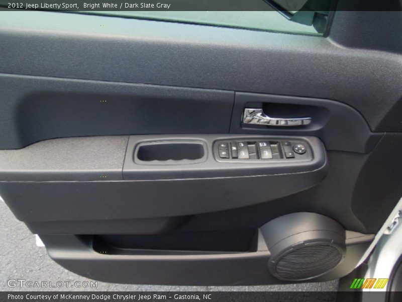 Bright White / Dark Slate Gray 2012 Jeep Liberty Sport