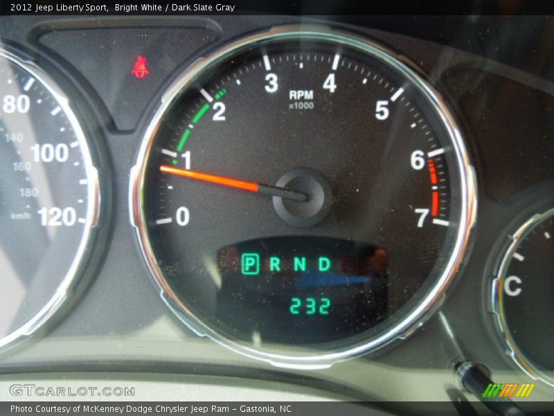 Bright White / Dark Slate Gray 2012 Jeep Liberty Sport