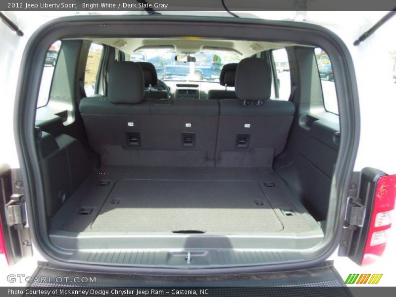 Bright White / Dark Slate Gray 2012 Jeep Liberty Sport