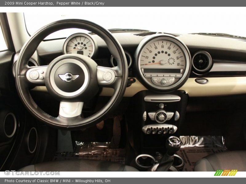 Pepper White / Black/Grey 2009 Mini Cooper Hardtop