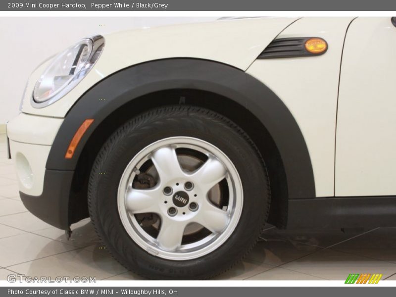 Pepper White / Black/Grey 2009 Mini Cooper Hardtop