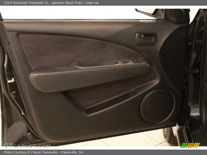 Labrador Black Pearl / Charcoal 2004 Mitsubishi Outlander LS