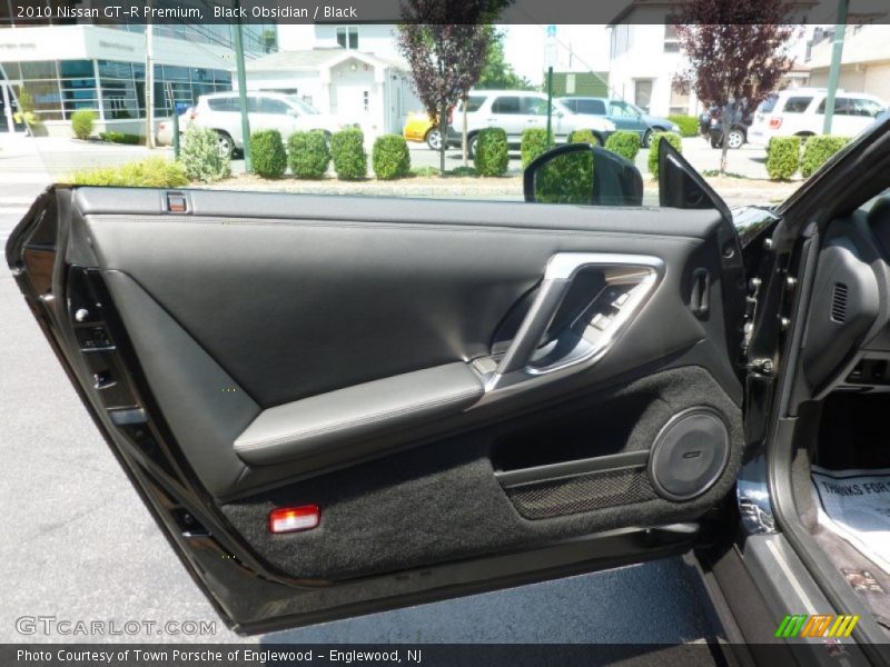 Door Panel of 2010 GT-R Premium