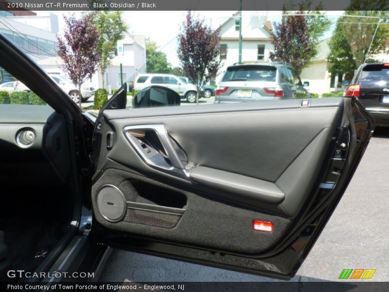 Door Panel of 2010 GT-R Premium