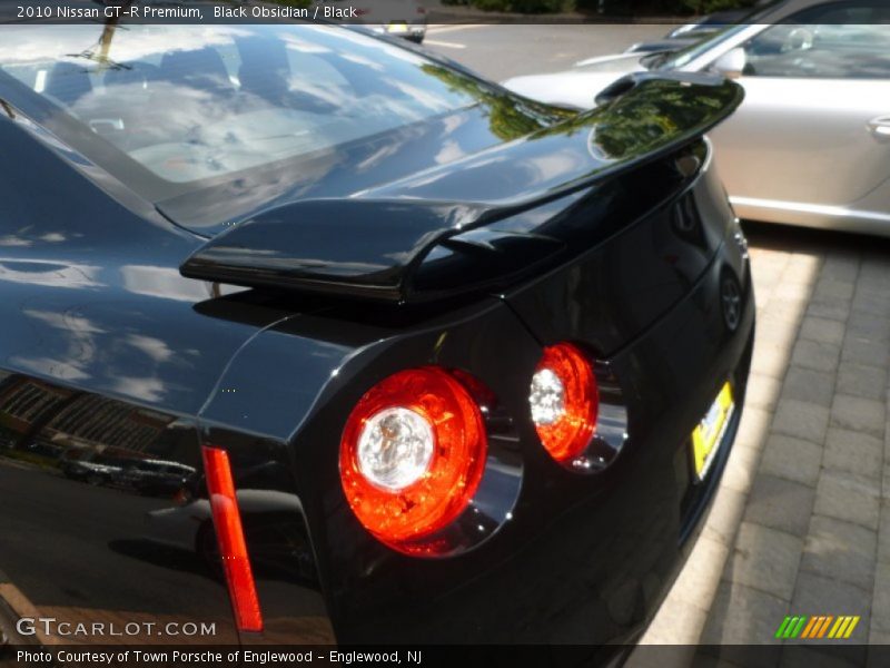 Black Obsidian / Black 2010 Nissan GT-R Premium