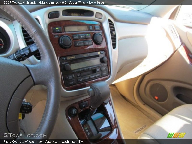 Super White / Ivory Beige 2007 Toyota Highlander Hybrid Limited 4WD